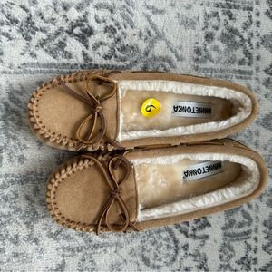 NEW Minnetonka Moccasins